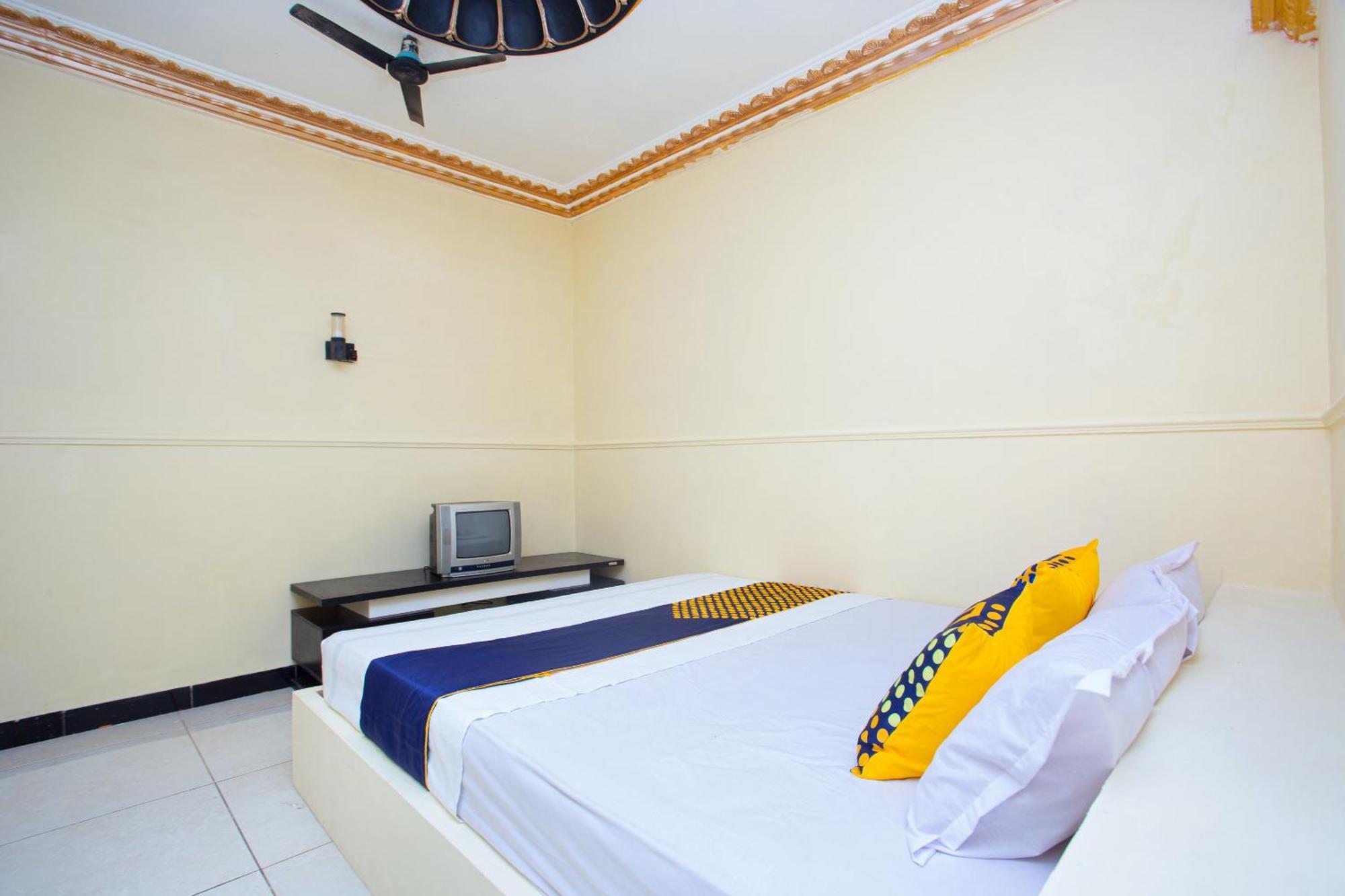 Spot On 2473 Buana Jaya Guest House Cilacap Exteriér fotografie